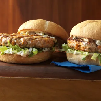 Buffalo pileći burgeri s majonezom od plavog sira