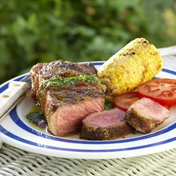 Čili strip odresci s chimichurri i chipotle umakom