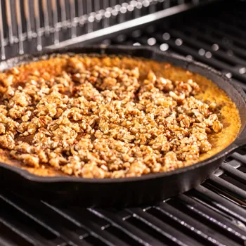 Cobbler od borovnica s smeđim šećerom i pekanima