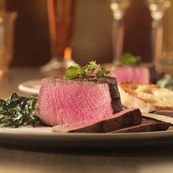 Filet mignon s kremastim špinatom i gorgonzolom