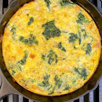 Frittata s puretinom, špinatom i poriluk