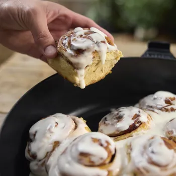 Glazirane rolice s cimetom