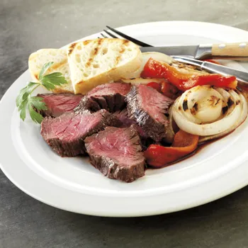 Hanger odresci s glazurom od senfa, lukom i paprikama