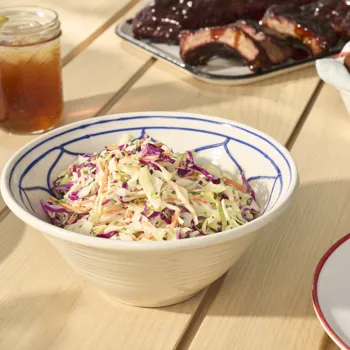 Klasična kremasta salata od kupusa (Coleslaw)
