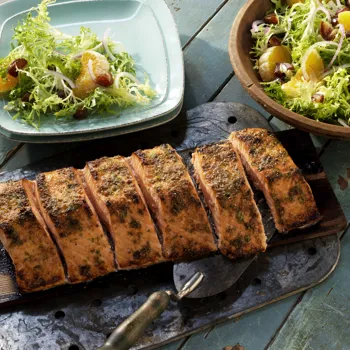 Losos na cedrovoj dasci s korijandersko-citrusnom glazurom