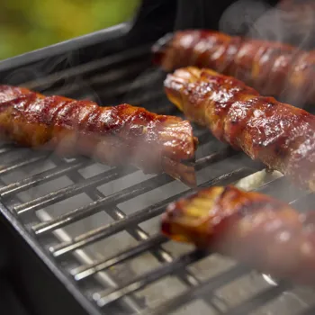 Manikoti punjeni chorizom umotani u slaninu