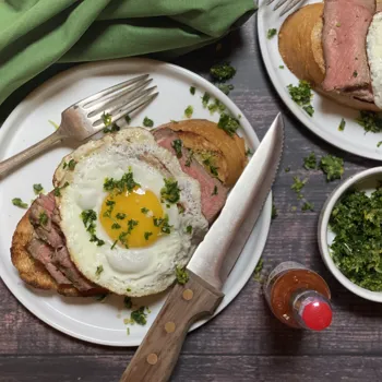 Odrezak s jajima i gremolatom