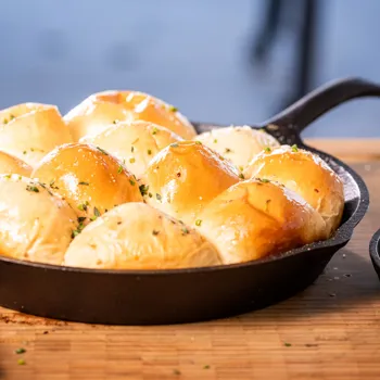 Peciva punjena kozjim sirom