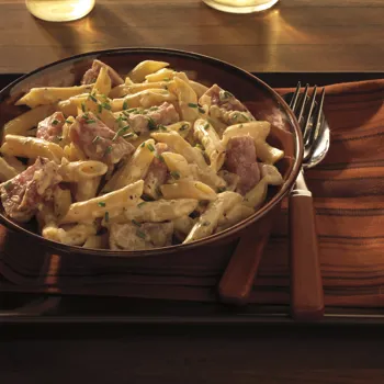 Penne tjestenina s pečenom tunom i kremastim umakom od limuna