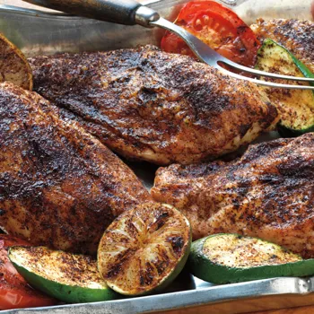 Pileća prsa s mole začinskom mješavinom