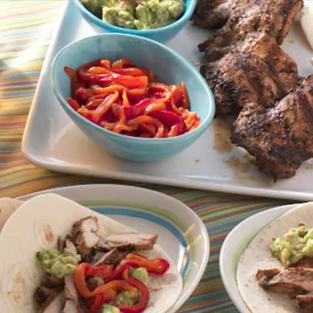 Pileće fajite s guacamoleom od dimljene rajčice