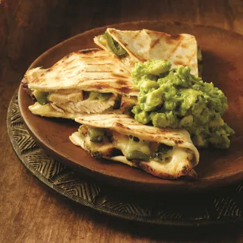Pileće quesadille s poblano papričicama i guacamoleom
