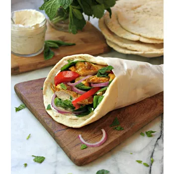 Pileći takosi s kozjim sirom i umakom od pečenog rajčice i češnjaka