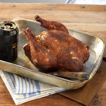 Piletina na limenki piva dimljena na hrastovom drvu