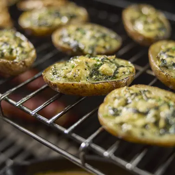 Punjene kore krumpira sa špinatom i artičokama