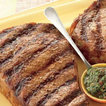 Rib Eye odresci s rajčica-chimichurri umakom