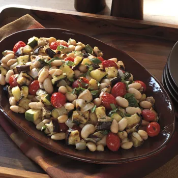 Salata od bijelog graha s patlidžanom i tikvicama