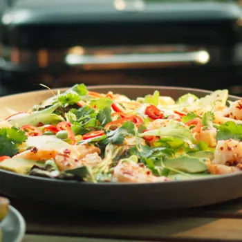 Salata s kozicama i pak choi