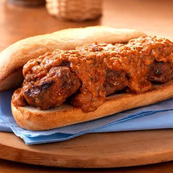 Sendviči s mesnim okruglicama i dresingom od pečene paprike