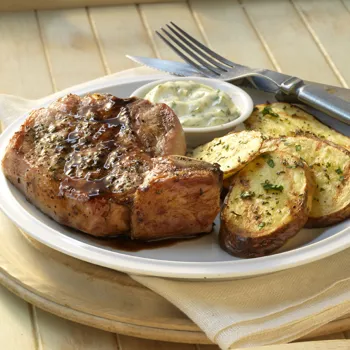 Svinjski kotleti u salamuri s balzamičnom glazurom i prženim krumpirom