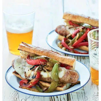 Talijanski sendviči s kobasicama, paprikama, lukom i provolone sirom