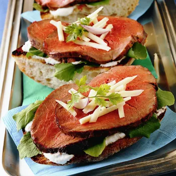 Topli sendviči s goveđim fileom