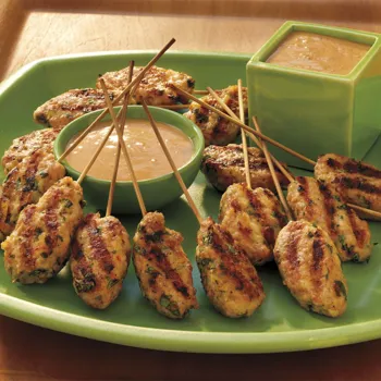 Vijetnamski štapići od kozica s umakom od kikirikija