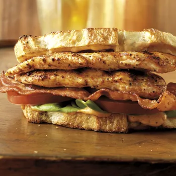 Začinjeni pileći BLT sendviči