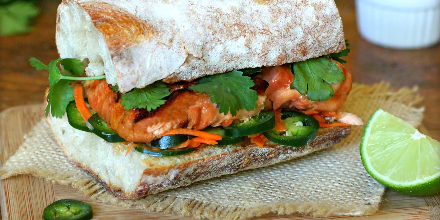 Banh Mi sendviči s lososom