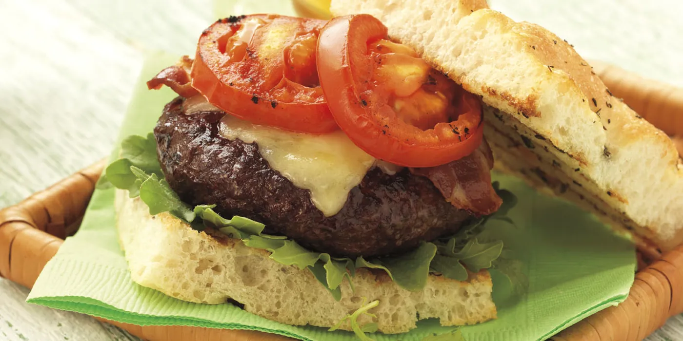 Cabernet burgeri s focacciom od ružmarina