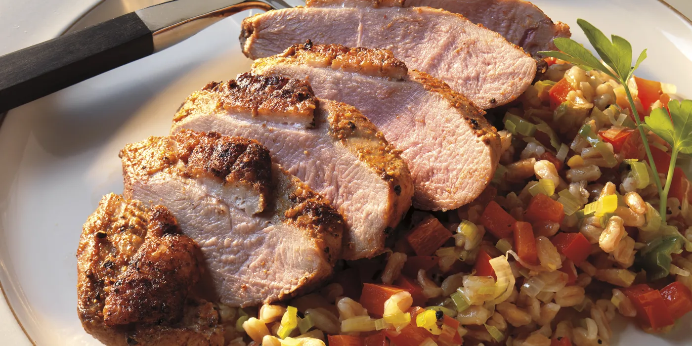 Dimljena pačja prsa sa salatom od pira i povrća