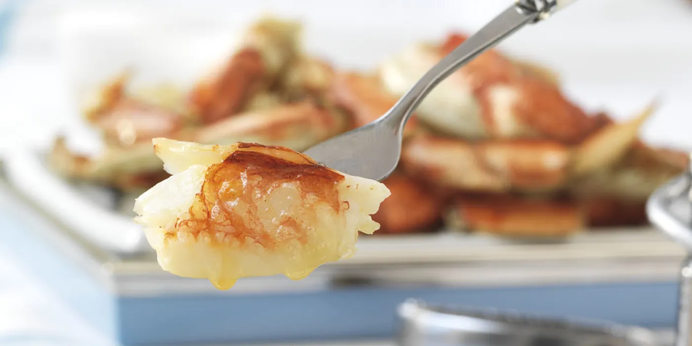 Dungeness rakovi s maslacem od bijelog vina i češnjaka