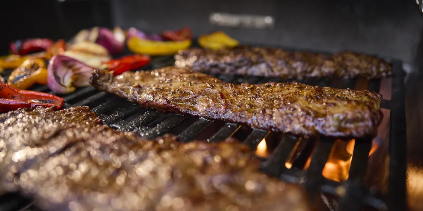 Fajitas s roštiljanim skirt steakom