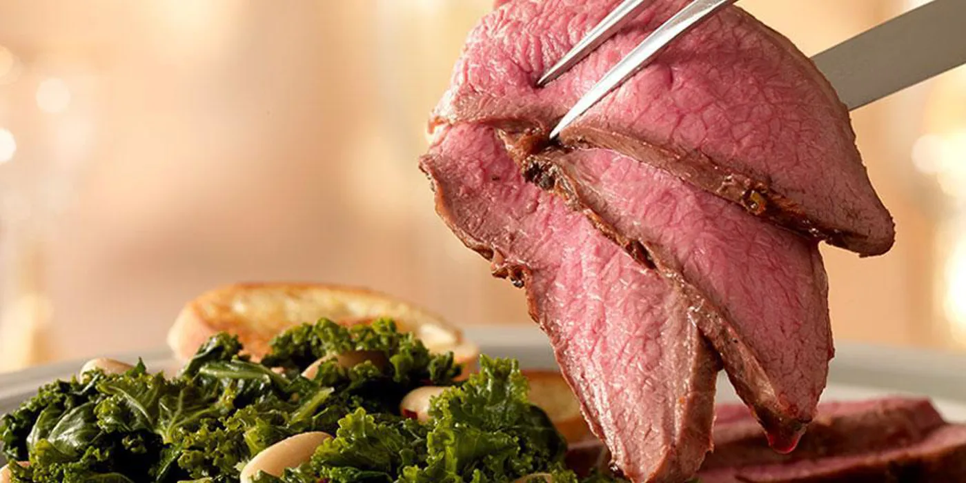 Janjeća but s ružmarinom, keljem i bijelim grahom