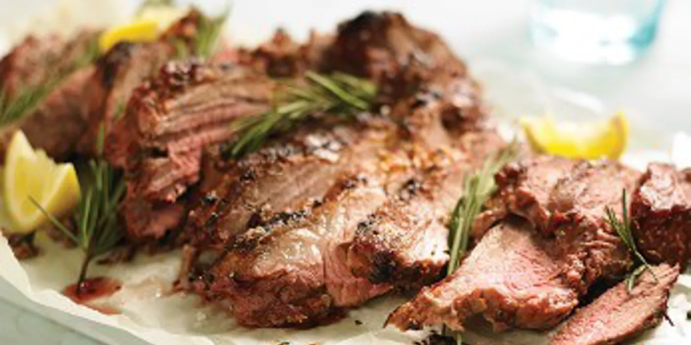 Janjetina s Dijon senfom i Hasselback krumpirima