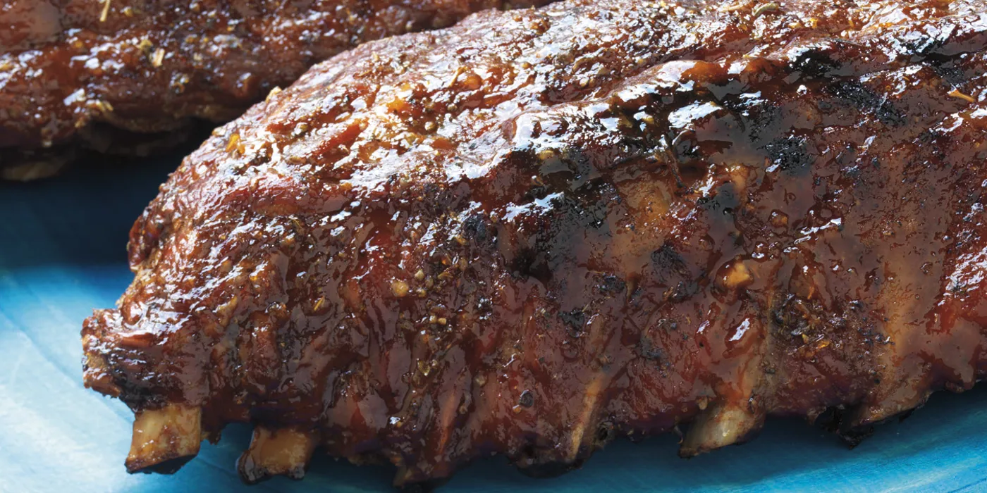 Karipska svinjska rebarca s glazurom od guave