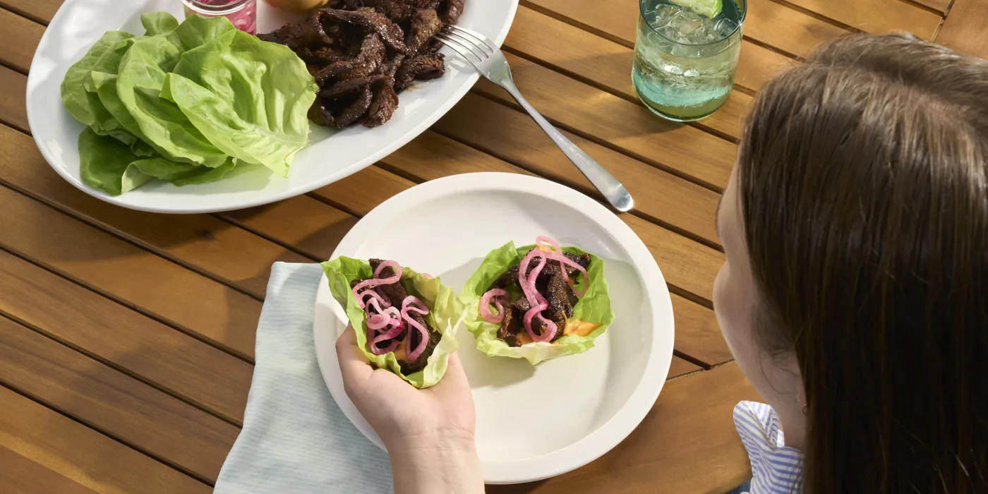 Korejski biftek u listovima salate