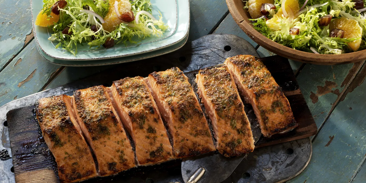 Losos na cedrovoj dasci s korijandersko-citrusnom glazurom