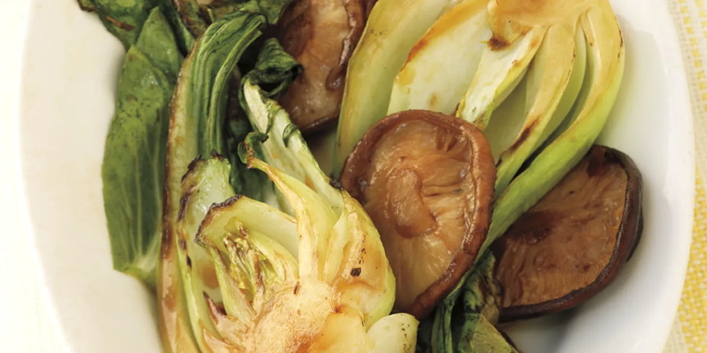 Marinirani baby bok choy i shiitake gljive