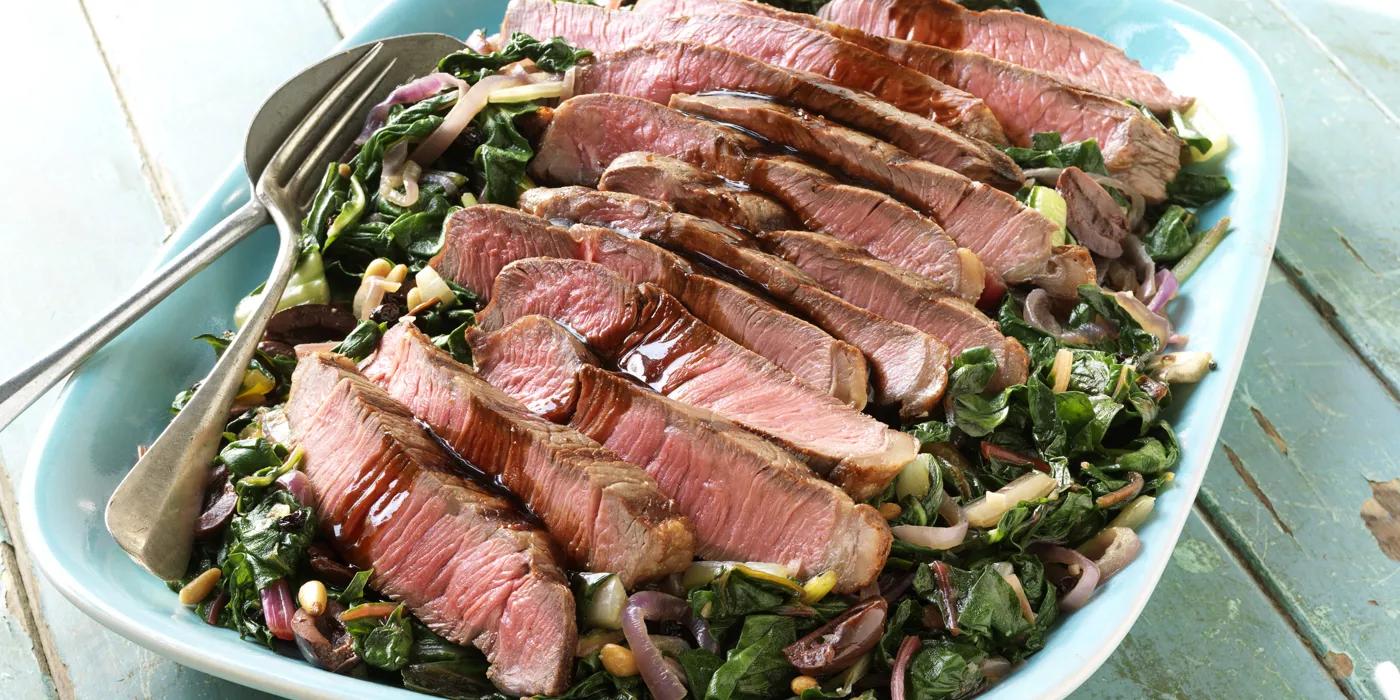 Odresci od gornjeg buta s balzamičnom glazurom i blitvom