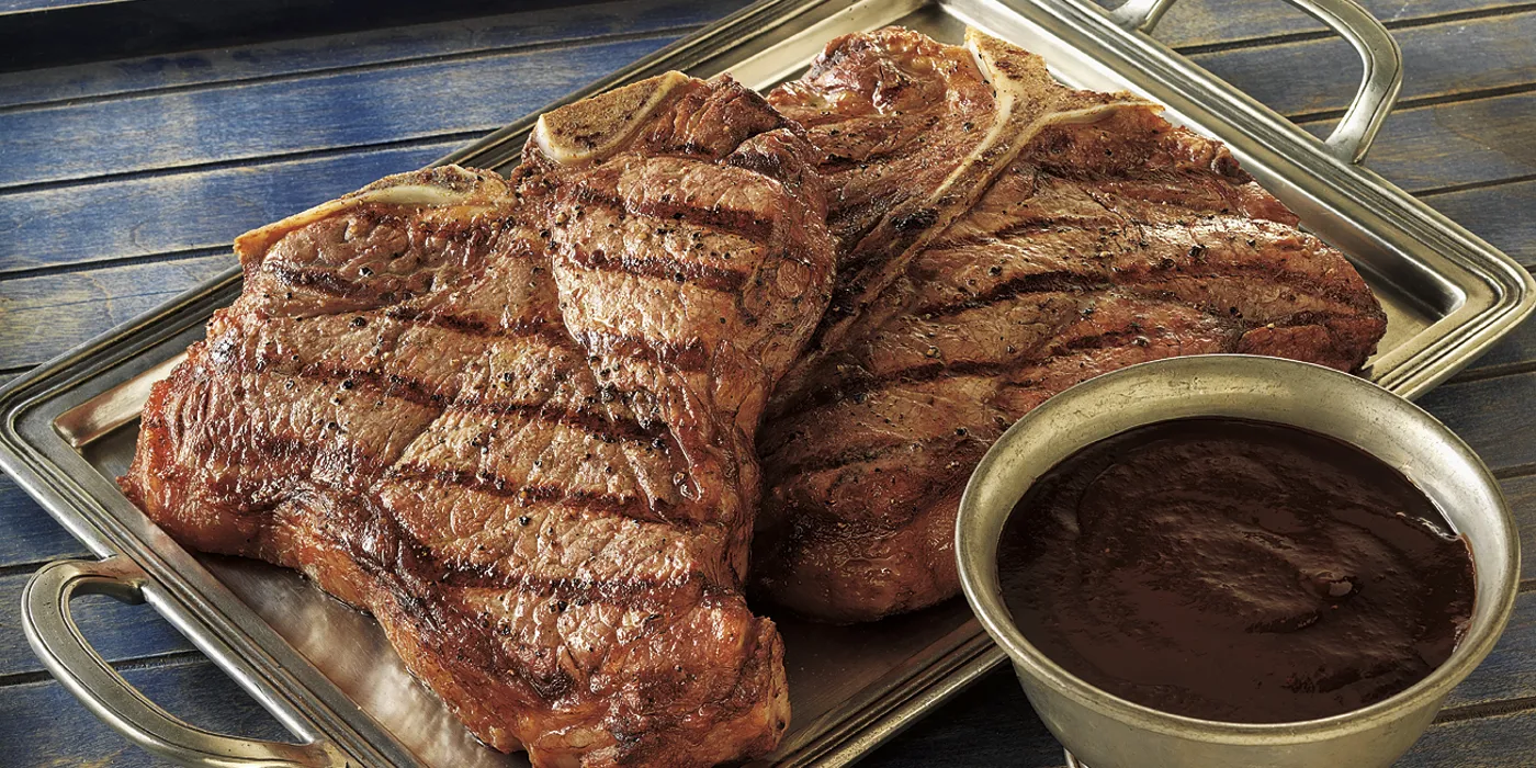 Ogromni porterhouse odresci s domaćim umakom za odreske