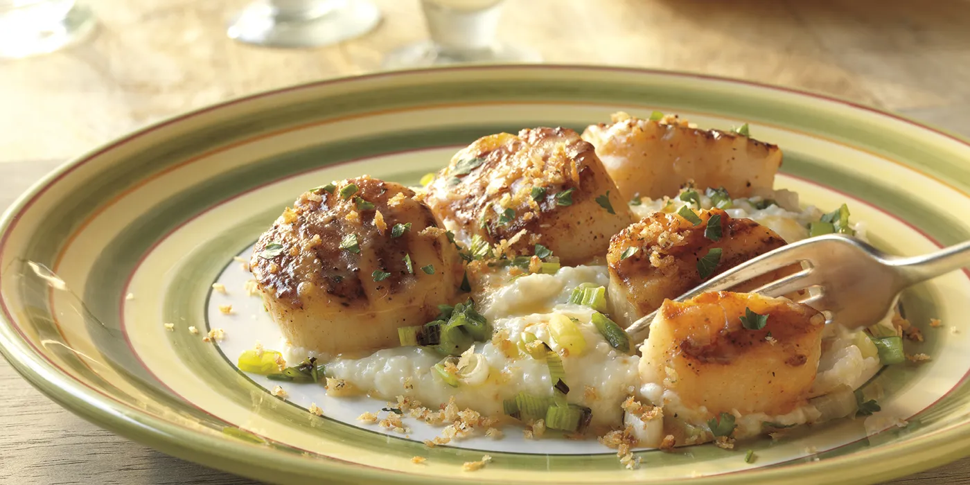 Pečene jakobove kapice s kukuruznom kašom