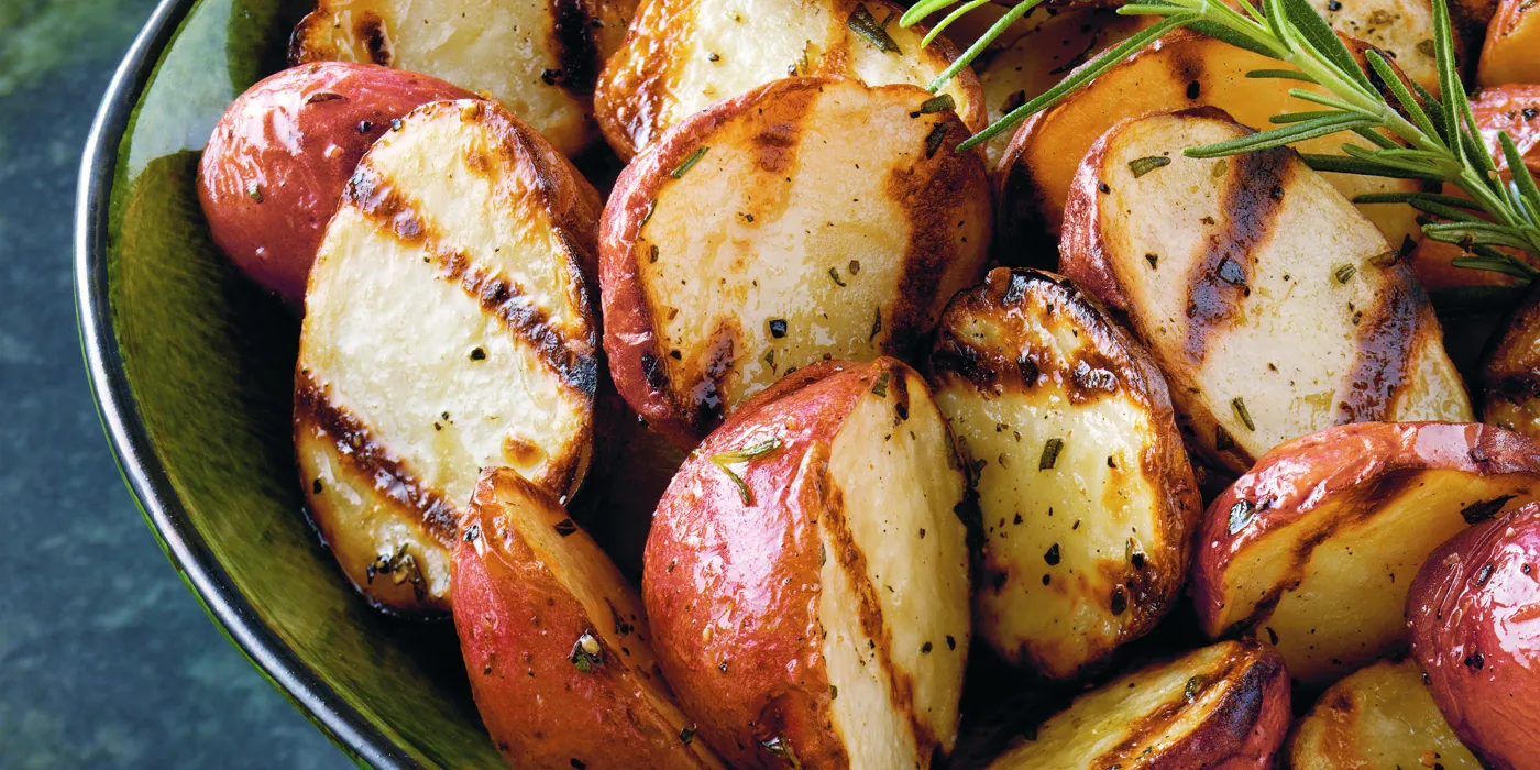 Pečeni mladi krumpir na roštilju