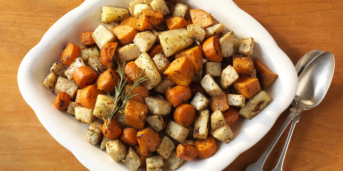 Pečeno korjenasto povrće s češnjakom i ružmarinom