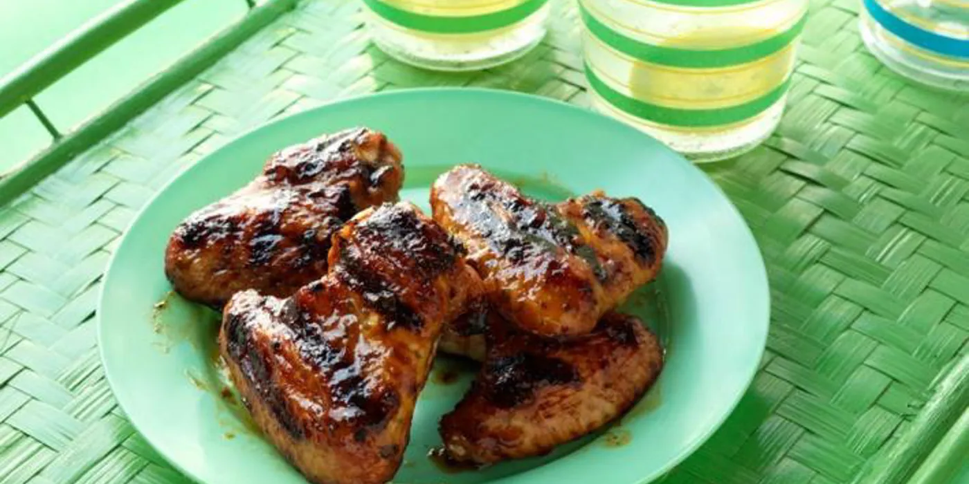 Pileća krilca s chipotle i soja glazurom