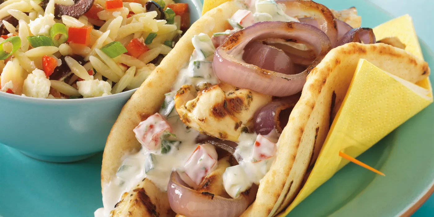 Pileći giros s tzatzikijem od rajčice