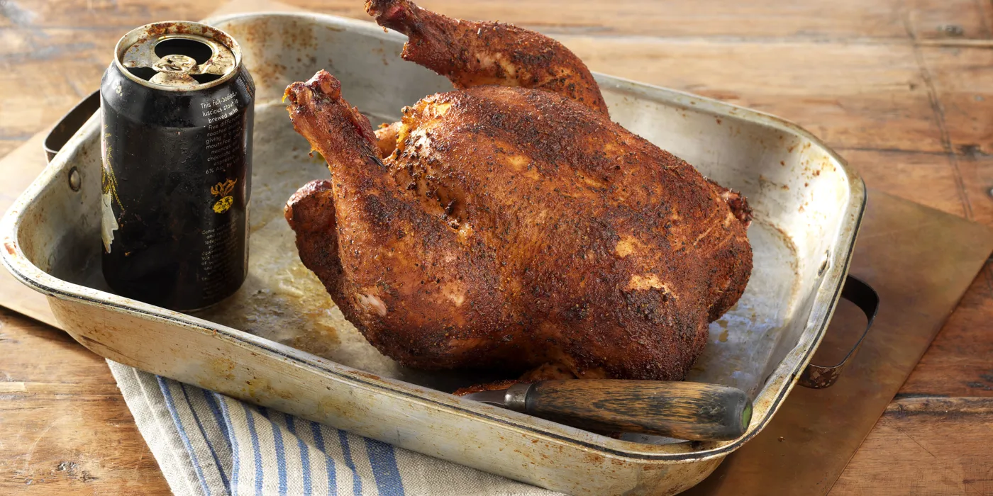 Piletina na limenki piva dimljena na hrastovom drvu