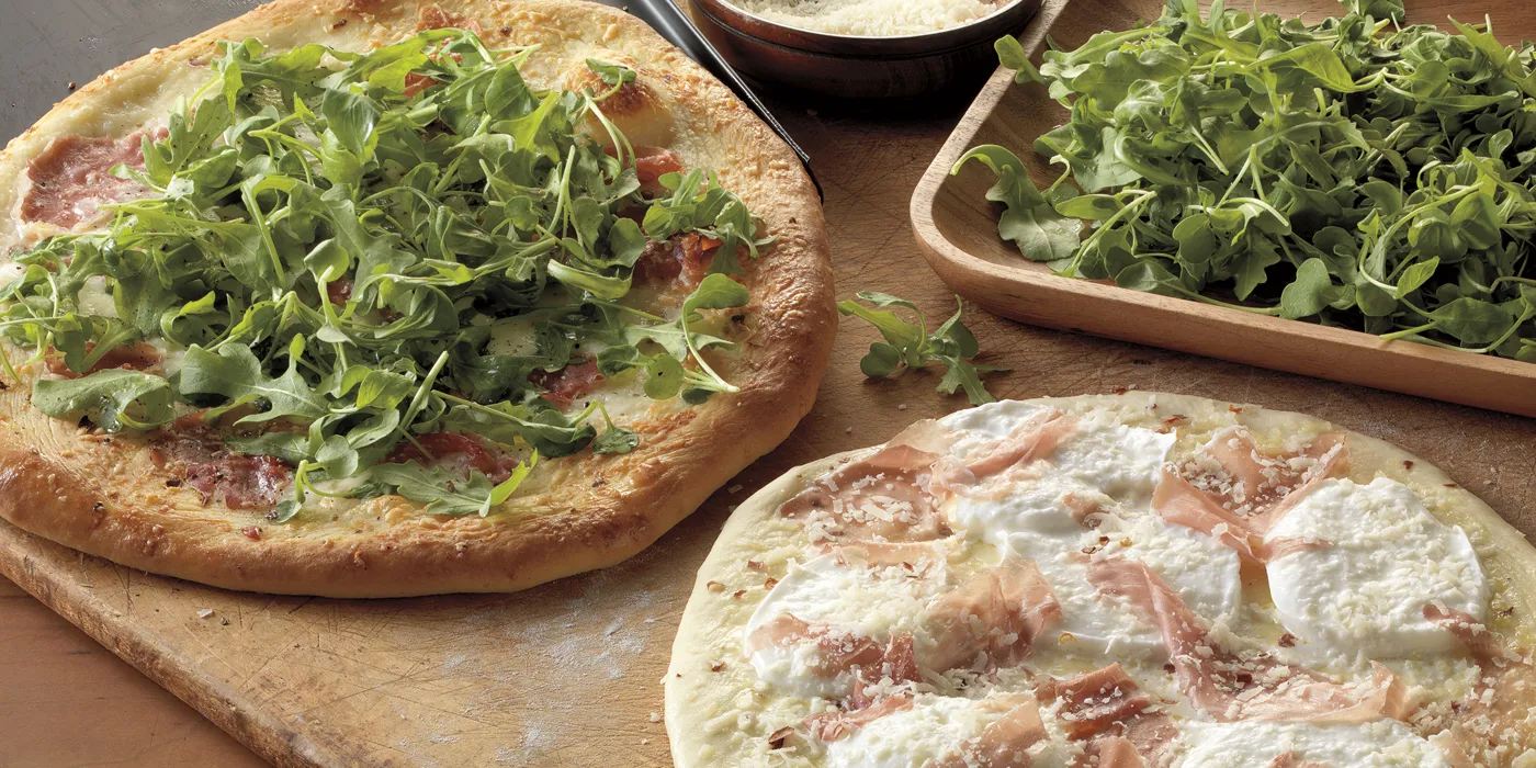 Pizza s pršutom, rukolom i mozzarellom