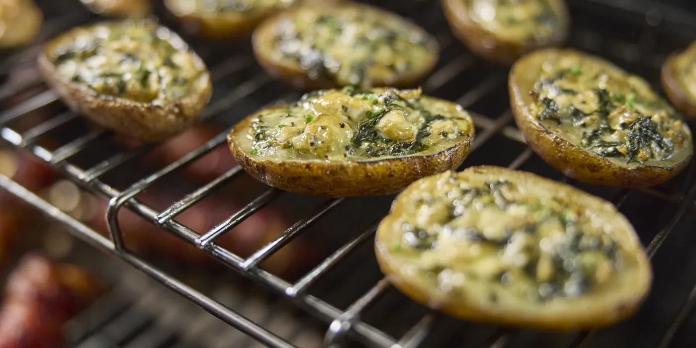 Punjene kore krumpira sa špinatom i artičokama