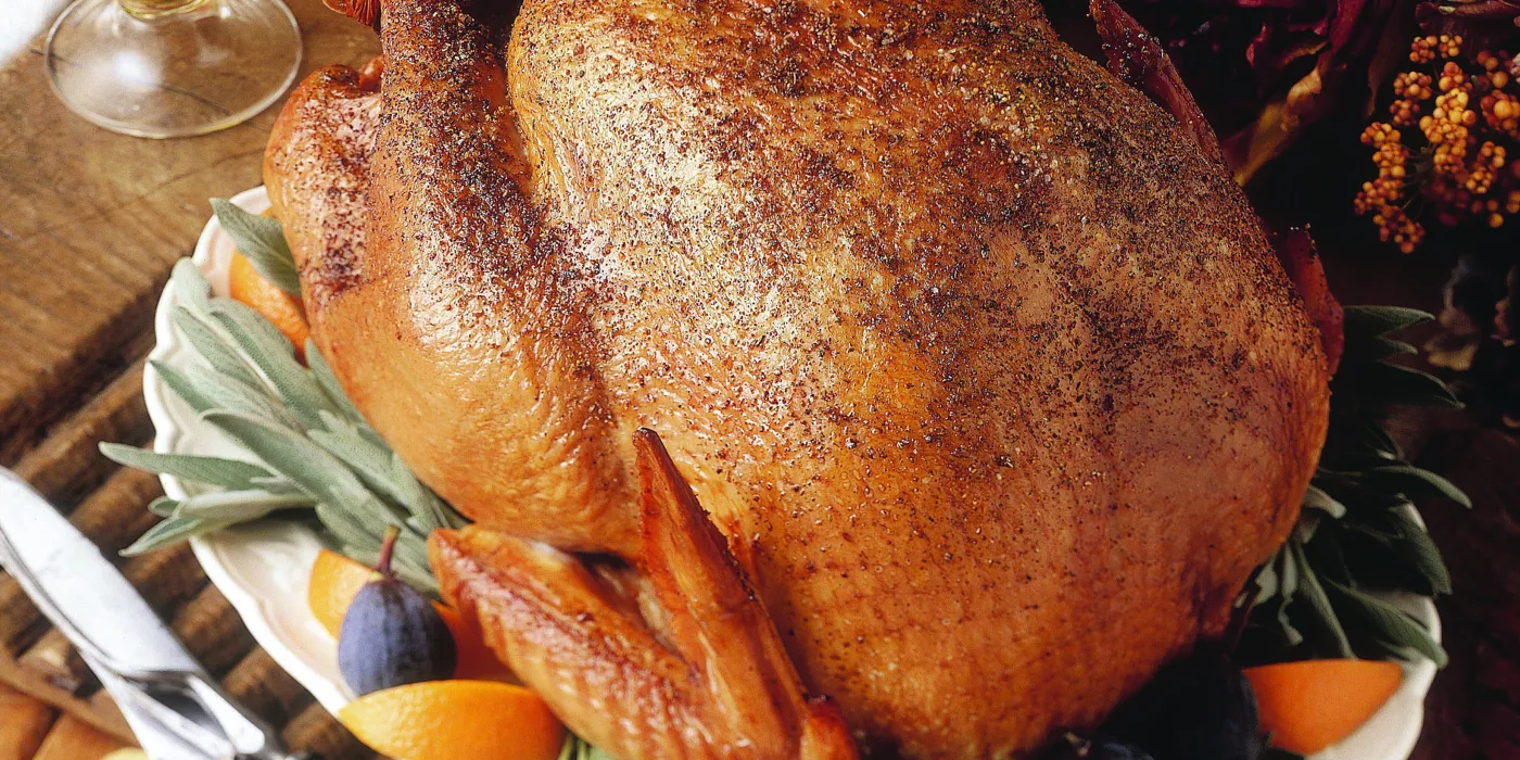 Purica na ražnju sa žalfijom, narančom i klinčićima